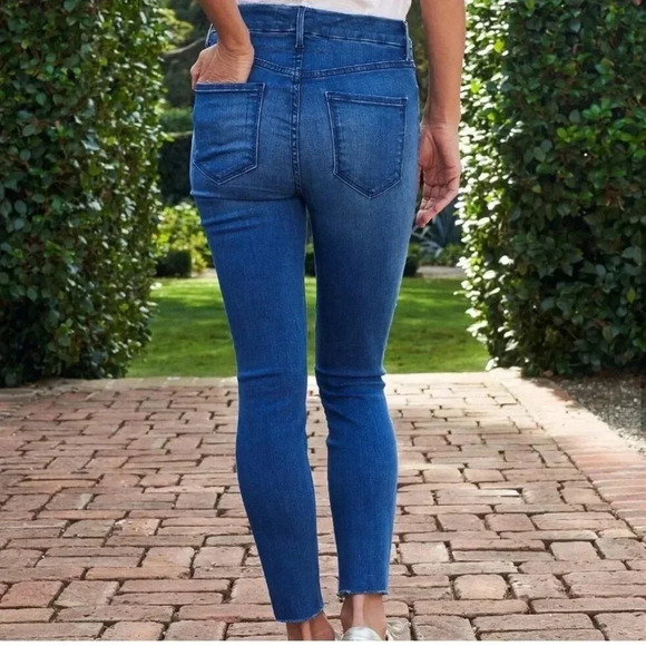 Frank & Eileen Sligo Easy Fit Skinny Jean In Medium Wash Raw Hem Size 26 - Picture 2 of 8